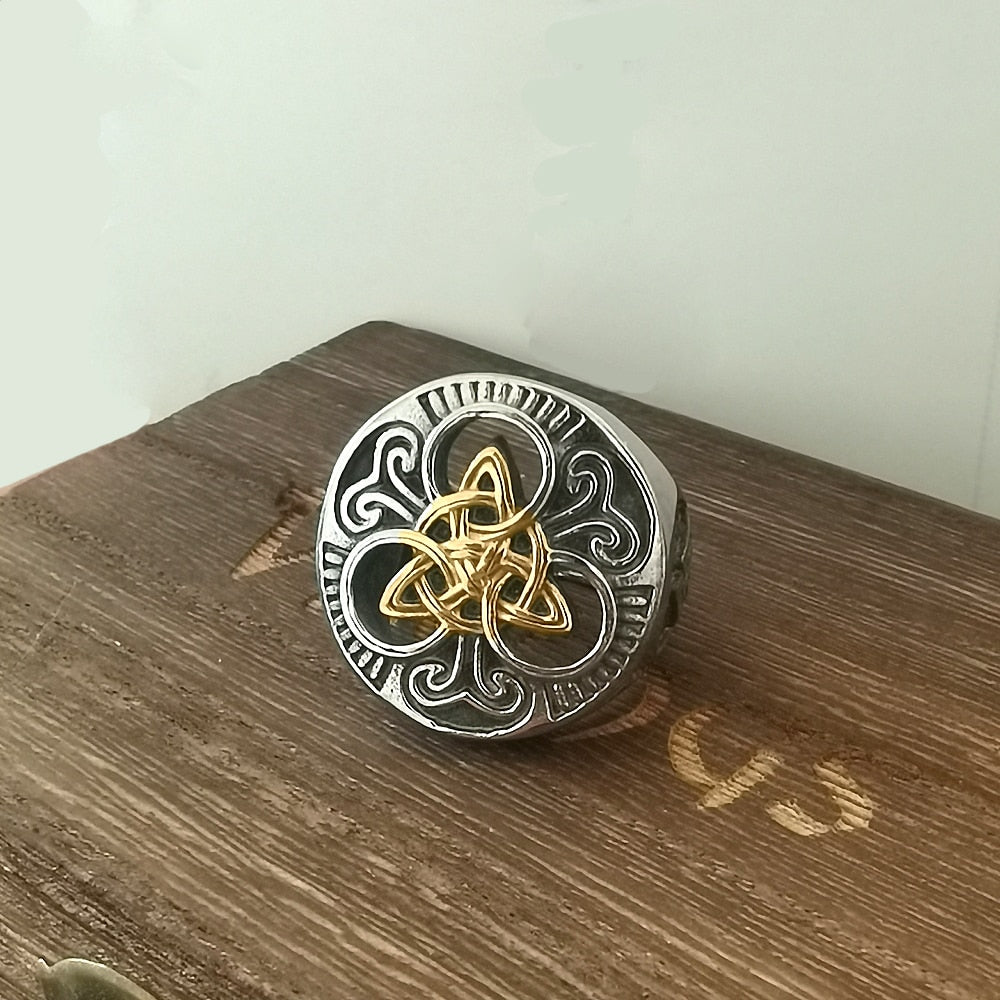 Vikings Trinity Knot Ring gold