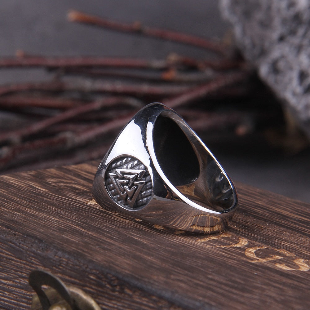 Vikings Trinity Knot Ring side view