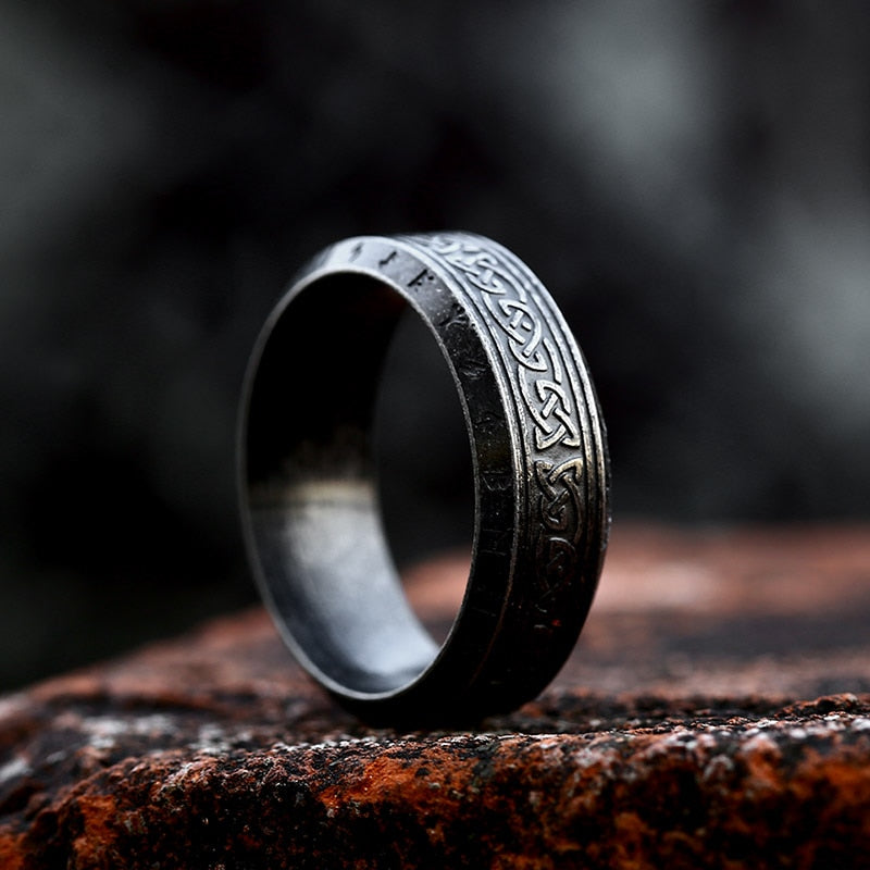Runic Viking Knot Ring black
